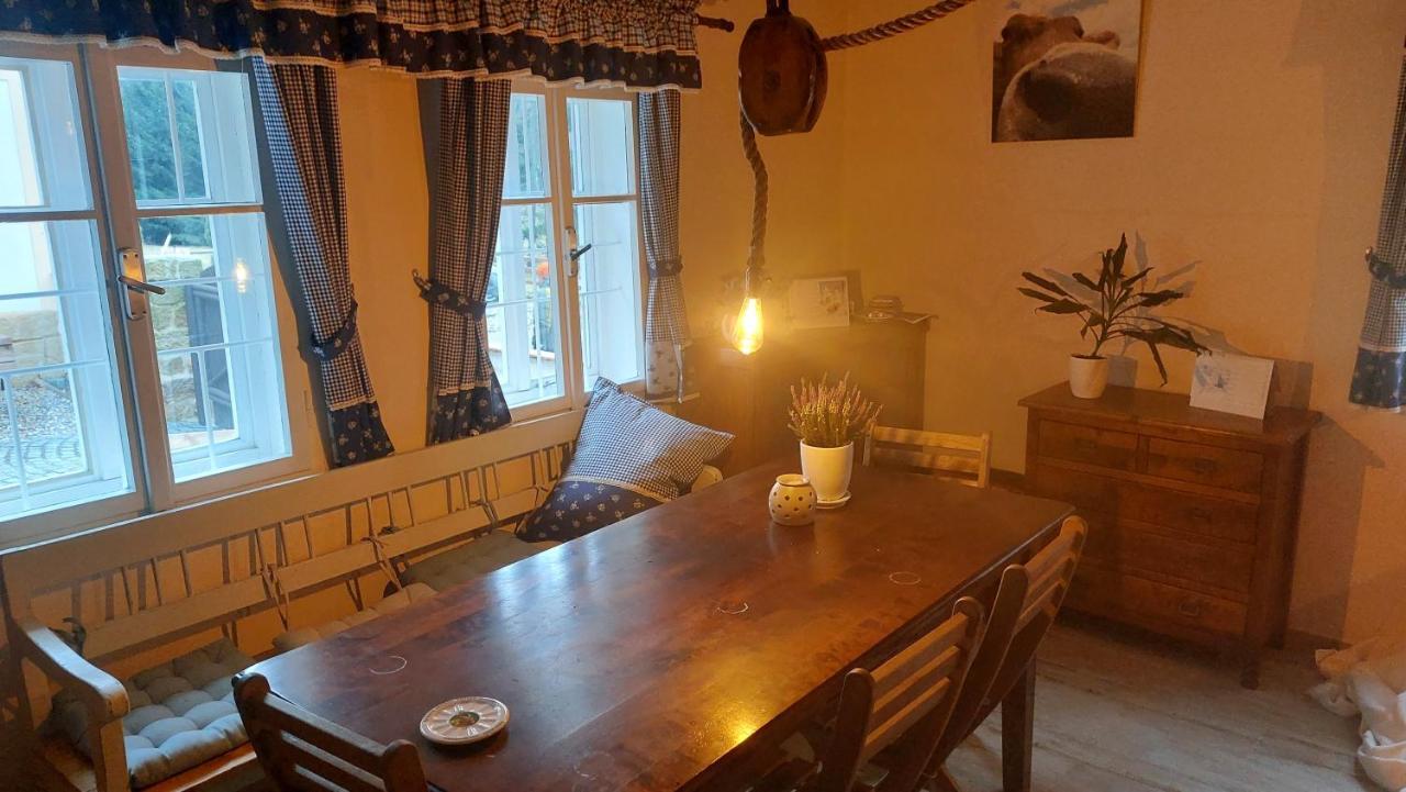 Hlucov Lesni Chalupa Kokorin Luaran gambar
